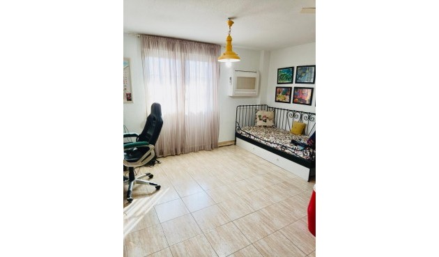 Resale - Duplex -
Torrevieja - Acequion