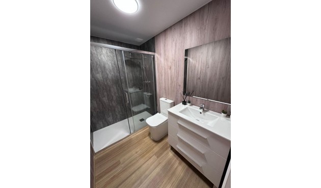 Resale - Apartment -
Torrevieja - Estacion De Autobuses