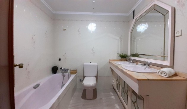 Resale - Apartment -
Torrevieja