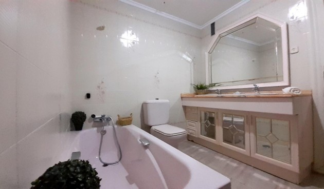 Resale - Apartment -
Torrevieja