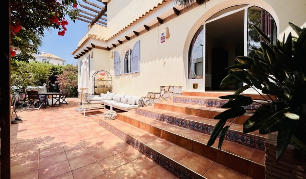 Återförsäljning - Villa -
La Zenia - Costa Blanca