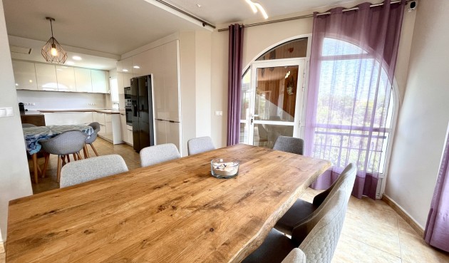 Återförsäljning - Villa -
La Zenia - Costa Blanca