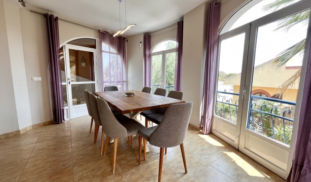 Återförsäljning - Villa -
La Zenia - Costa Blanca