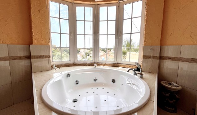 Återförsäljning - Villa -
La Zenia - Costa Blanca