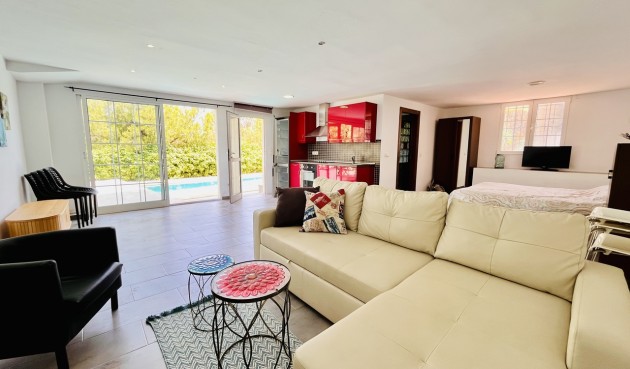 Återförsäljning - Villa -
La Zenia - Costa Blanca