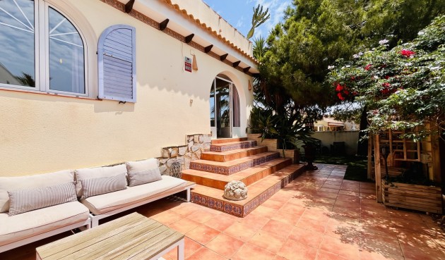 Återförsäljning - Villa -
La Zenia - Costa Blanca