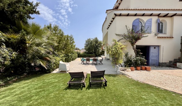 Återförsäljning - Villa -
La Zenia - Costa Blanca