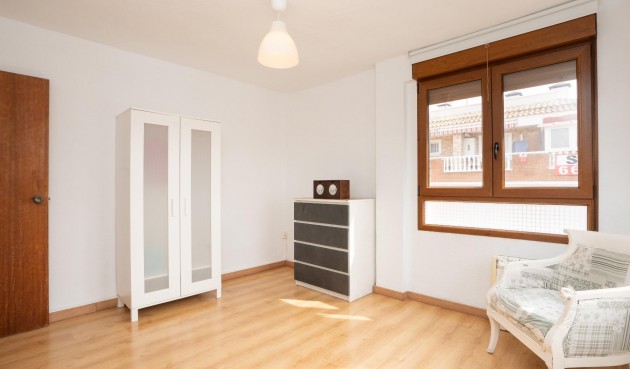 Resale - Apartment -
Torrevieja - El Acequión - Los Náufragos