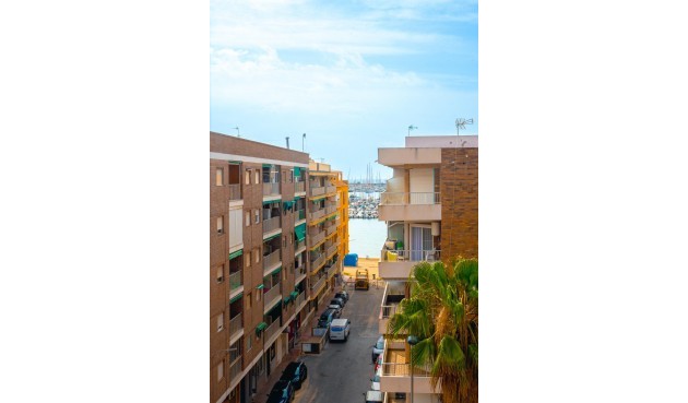 Resale - Apartment -
Torrevieja - El Acequión - Los Náufragos