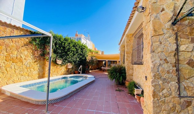 Reventa - Villa -
Orihuela Costa - La Florida