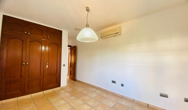 Reventa - Villa -
Orihuela Costa - La Florida