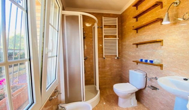 Reventa - Villa -
Orihuela Costa - La Florida