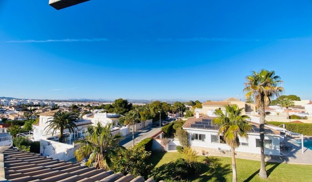 Reventa - Villa -
Orihuela Costa - La Florida