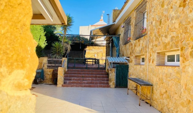 Reventa - Villa -
Orihuela Costa - La Florida