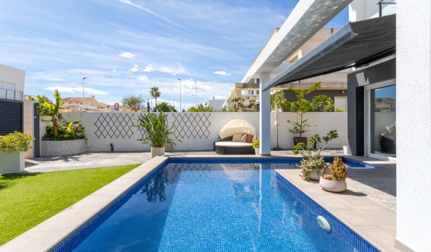 Resale - Villa -
Santa Pola - Gran Alacant