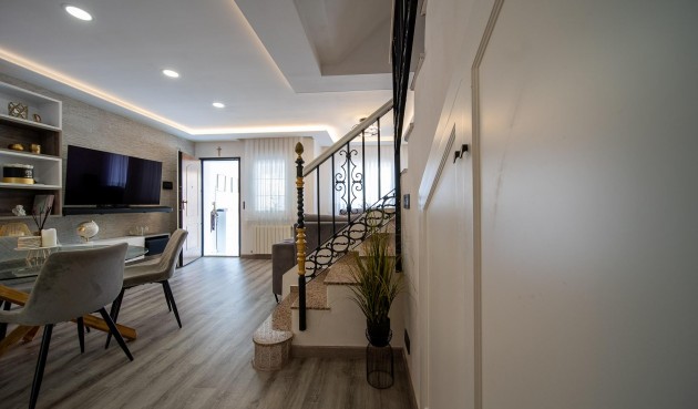 Återförsäljning - Town House -
Orihuela Costa - PAU 26