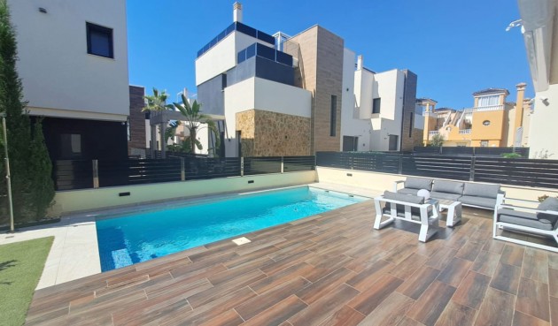 Brukt - Town House -
Orihuela Costa - Costa Blanca