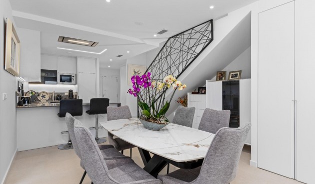 Resale - Villa -
Guardamar del Segura - Guardamar