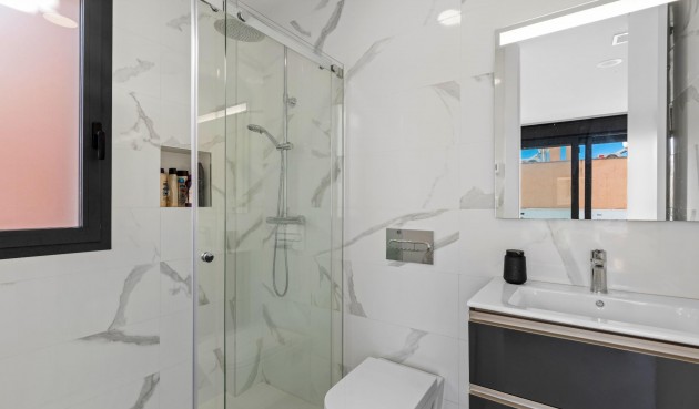 Resale - Villa -
Guardamar del Segura - Guardamar