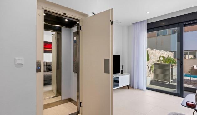 Resale - Villa -
Guardamar del Segura - Guardamar