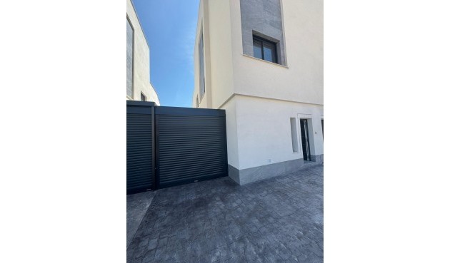 Resale - Villa -
Guardamar del Segura - Guardamar