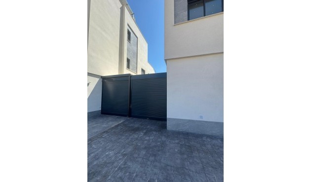 Resale - Villa -
Guardamar del Segura - Guardamar