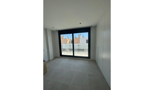 Resale - Villa -
Guardamar del Segura - Guardamar