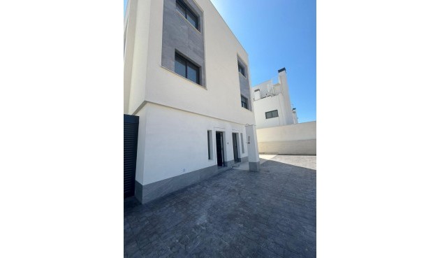 Resale - Villa -
Guardamar del Segura - Guardamar