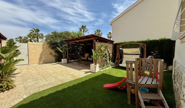 Brukt - Villa -
Orihuela Costa - Costa Blanca