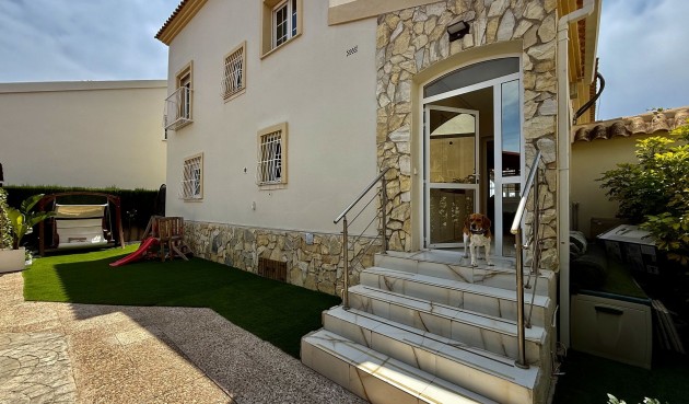 Brukt - Villa -
Orihuela Costa - Costa Blanca