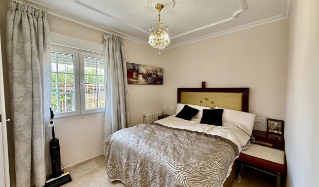 Brukt - Villa -
Orihuela Costa - Costa Blanca