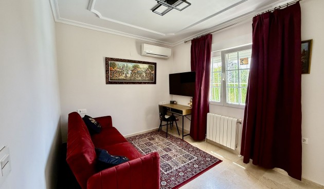 Brukt - Villa -
Orihuela Costa - Costa Blanca