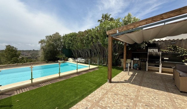 Brukt - Villa -
Orihuela Costa - Costa Blanca