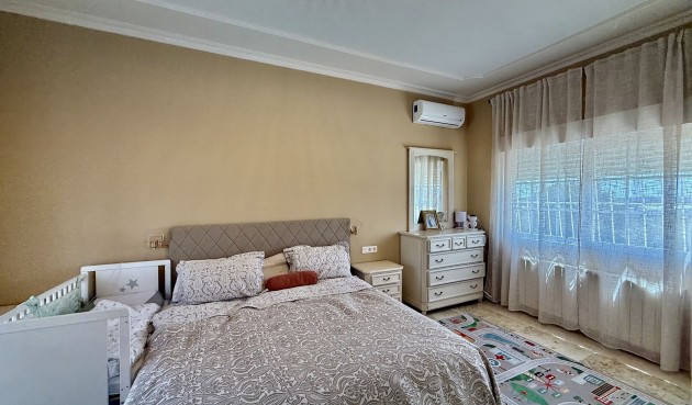 Brukt - Villa -
Orihuela Costa - Costa Blanca