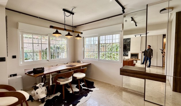 Brukt - Villa -
Orihuela Costa - Costa Blanca