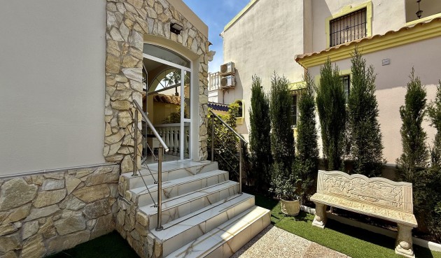 Brukt - Villa -
Orihuela Costa - Costa Blanca