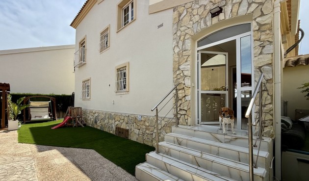 Brukt - Villa -
Orihuela Costa - Costa Blanca