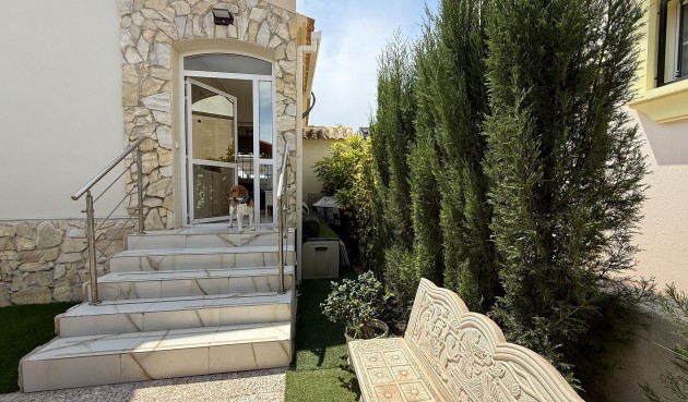 Brukt - Villa -
Orihuela Costa - Costa Blanca