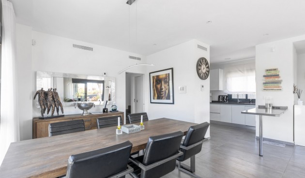 Resale - Villa -
Torrevieja - Rosaleda