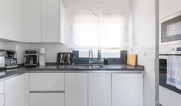 Resale - Villa -
Torrevieja - Rosaleda