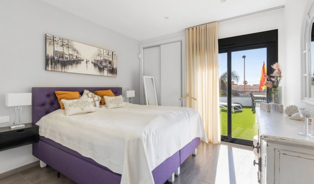 Resale - Villa -
Torrevieja - Rosaleda