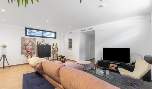 Resale - Villa -
Torrevieja - Rosaleda