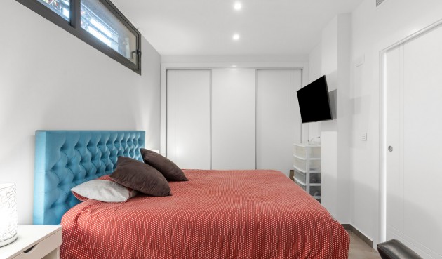 Resale - Villa -
Torrevieja - Rosaleda