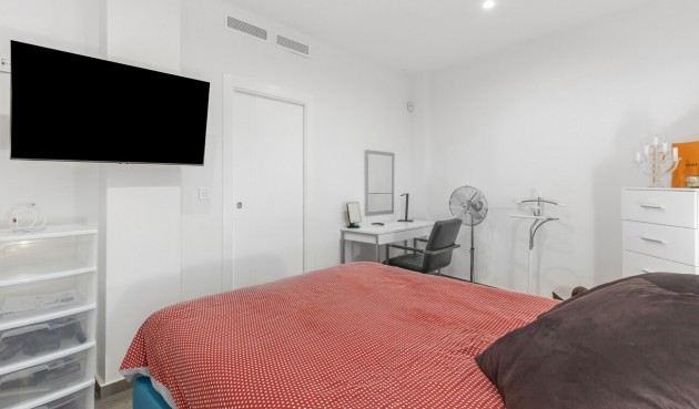 Resale - Villa -
Torrevieja - Rosaleda