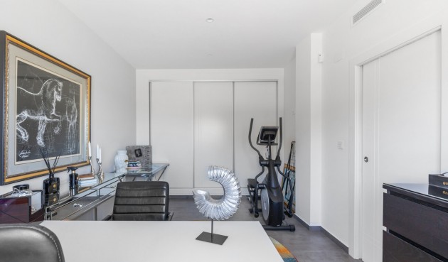 Resale - Villa -
Torrevieja - Rosaleda