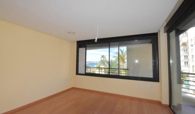 Brukt - Apartment -
Torrevieja - Centro - Muelle Pesquero