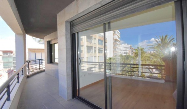 Brukt - Apartment -
Torrevieja - Centro - Muelle Pesquero