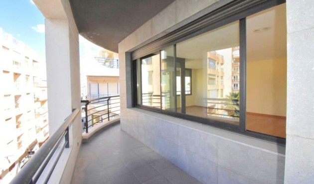 Brukt - Apartment -
Torrevieja - Centro - Muelle Pesquero