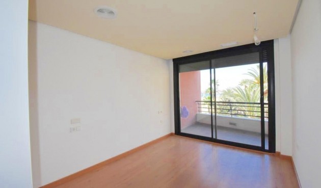 Brukt - Apartment -
Torrevieja - Centro - Muelle Pesquero