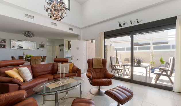 Återförsäljning - Villa -
Daya Nueva - Costa Blanca